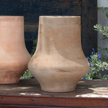 Load image into Gallery viewer, Planter Zuma Antico Terracotta
